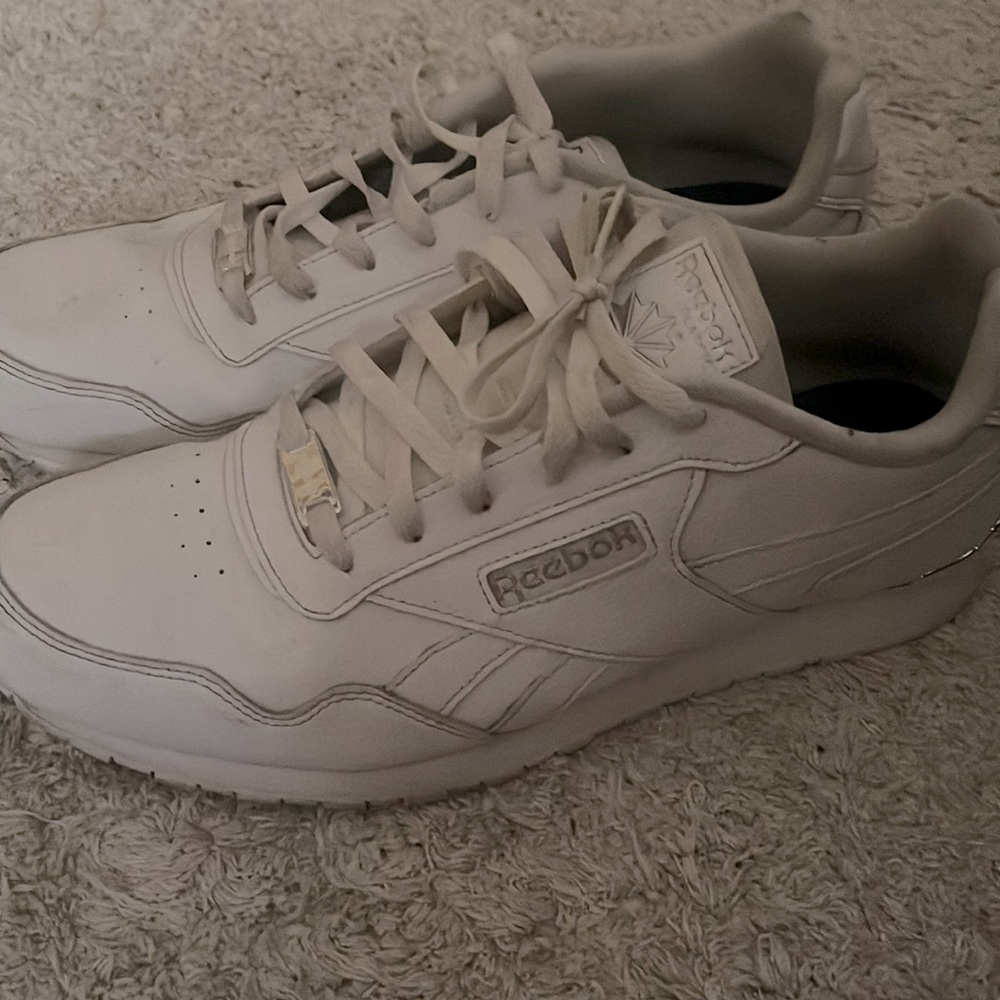 Mens Reebok low top size 13 white